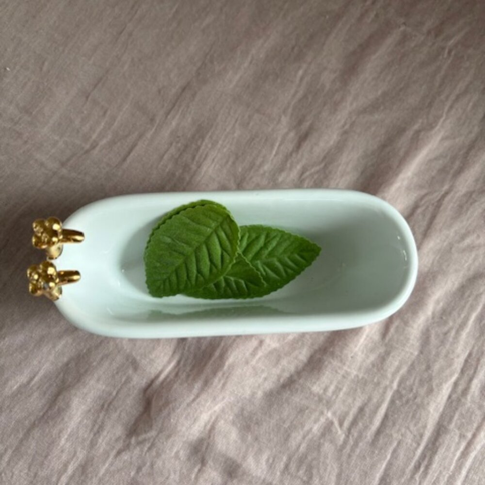 Lovely Porcelain Soap Dish - Picture 4 of 5